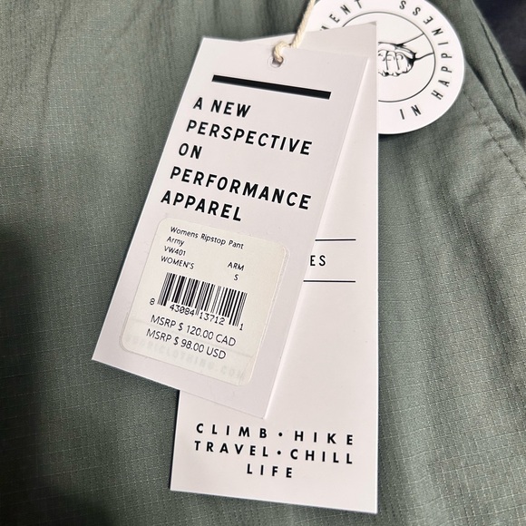 NWT VUORI Ripstop Cargo Pants- Army Green/
Size Small - Picture 11 of 11